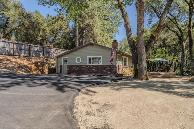 14600 Lupe Rd, Pine Grove, CA 95665