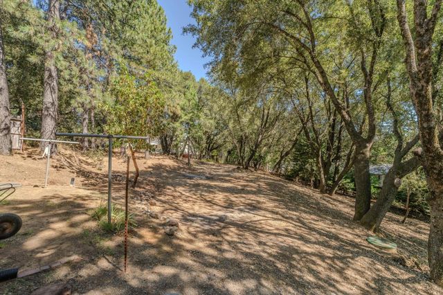 14600 Lupe Rd, Pine Grove, CA 95665