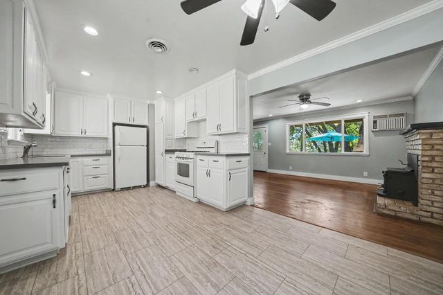14600 Lupe Rd, Pine Grove, CA 95665