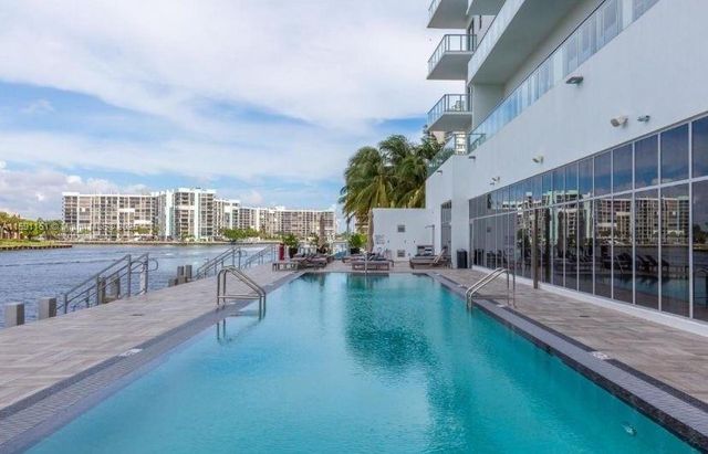 4010 S Ocean Dr R2407, Hollywood, FL 33019