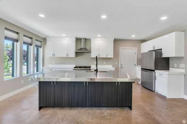 7045 S 300 E, Midvale, UT 84047