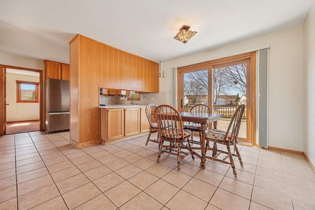 8603 S Melrose DRIVE, Oak Creek, WI 53154