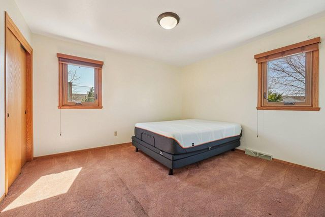 8603 S Melrose DRIVE, Oak Creek, WI 53154