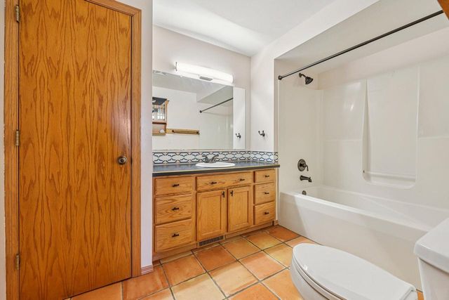 8603 S Melrose DRIVE, Oak Creek, WI 53154