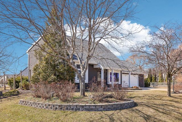 8603 S Melrose DRIVE, Oak Creek, WI 53154