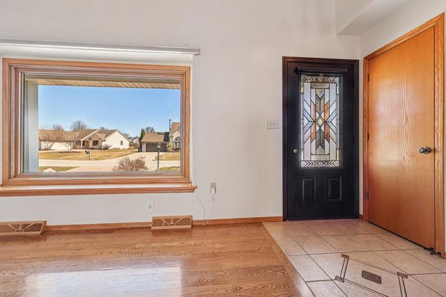 8603 S Melrose DRIVE, Oak Creek, WI 53154