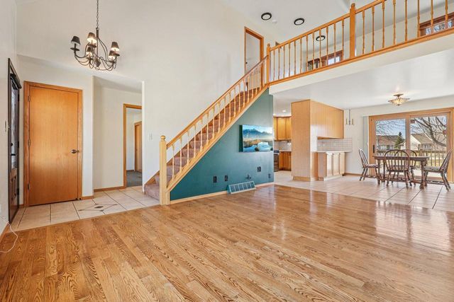 8603 S Melrose DRIVE, Oak Creek, WI 53154