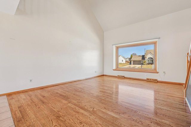 8603 S Melrose DRIVE, Oak Creek, WI 53154