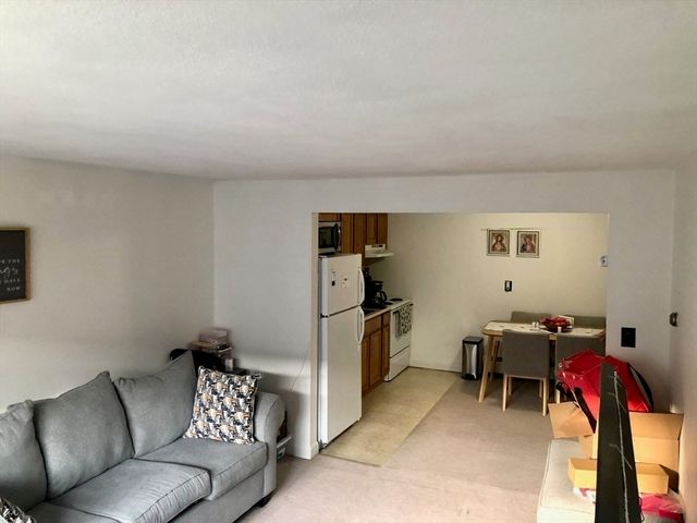 31 Pond St 20, Waltham, MA 02451