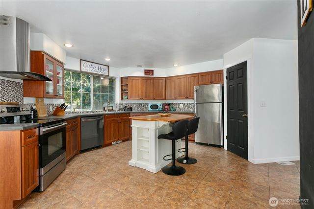 6807 345th Street S, Roy, WA 98580