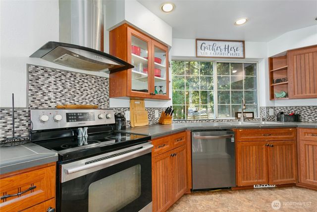 6807 345th Street S, Roy, WA 98580