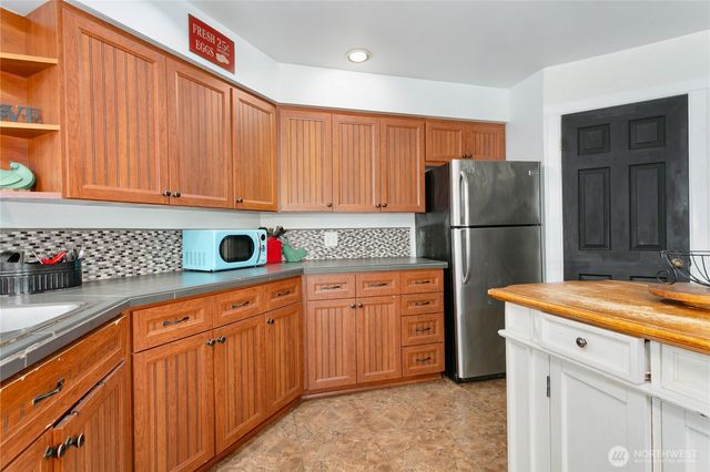 6807 345th Street S, Roy, WA 98580