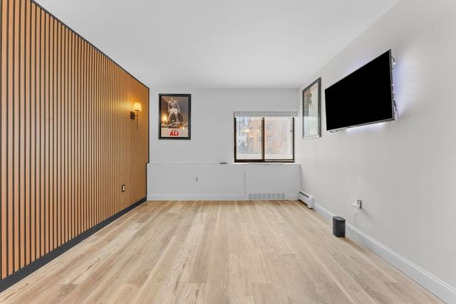 300 Lynn Shore Dr 210, Lynn, MA 01902