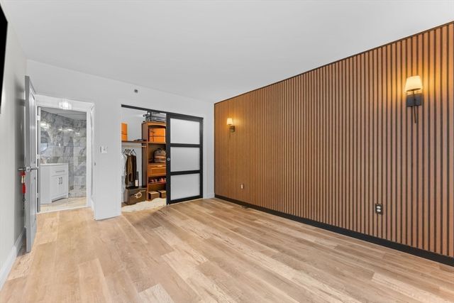 300 Lynn Shore Dr 210, Lynn, MA 01902