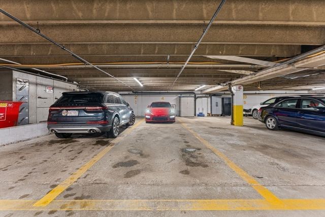 300 Lynn Shore Dr 210, Lynn, MA 01902