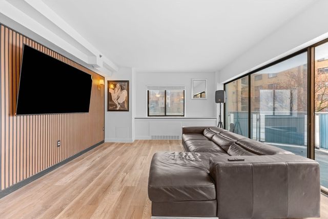 300 Lynn Shore Dr 210, Lynn, MA 01902