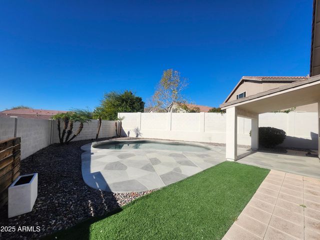 15846 S 17TH Lane, Phoenix, AZ 85045