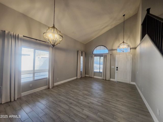 15846 S 17TH Lane, Phoenix, AZ 85045