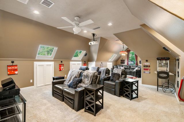 162 N Taylor Point Drive, The Woodlands, TX 77382