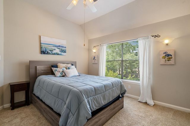162 N Taylor Point Drive, The Woodlands, TX 77382