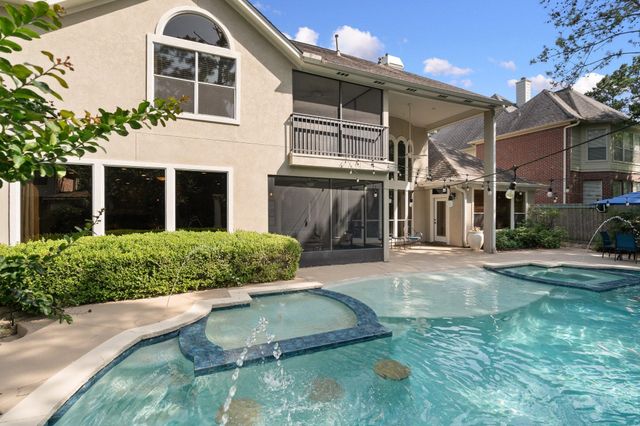 162 N Taylor Point Drive, The Woodlands, TX 77382