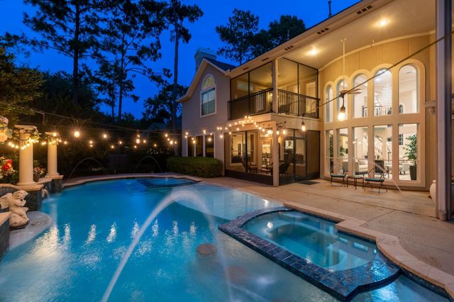162 N Taylor Point Drive, The Woodlands, TX 77382