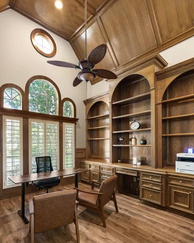 162 N Taylor Point Drive, The Woodlands, TX 77382