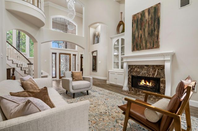 162 N Taylor Point Drive, The Woodlands, TX 77382