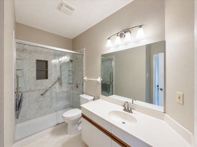 716 N WALNUT WOODS CV, Cordova, TN 38018