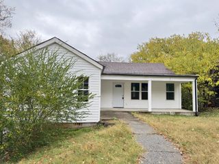 173 Inglewood Dr, Clarksville, TN 37040