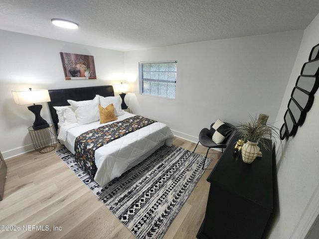 7924 LONGSPUR Avenue, Jacksonville, FL 32219