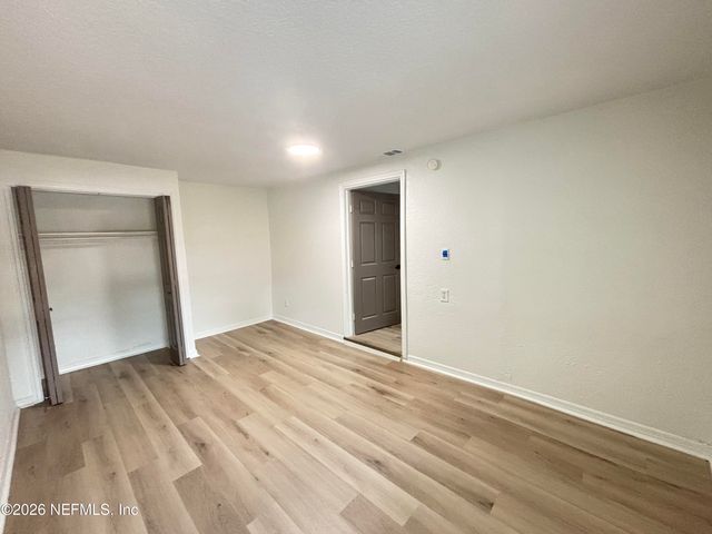 7924 LONGSPUR Avenue, Jacksonville, FL 32219