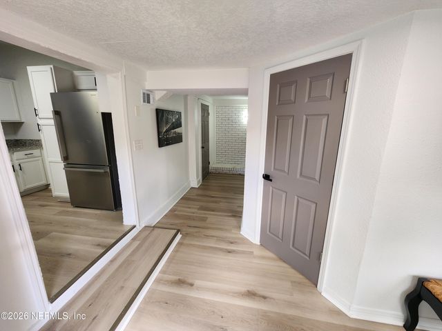 7924 LONGSPUR Avenue, Jacksonville, FL 32219