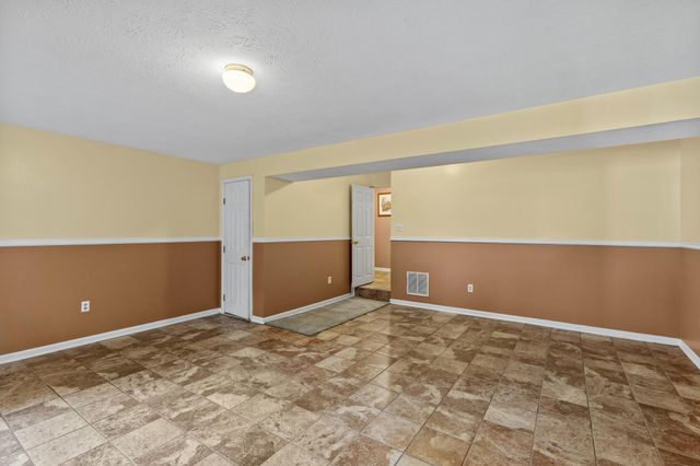 5411 CASTLESTONE DR, Baltimore, MD 21237