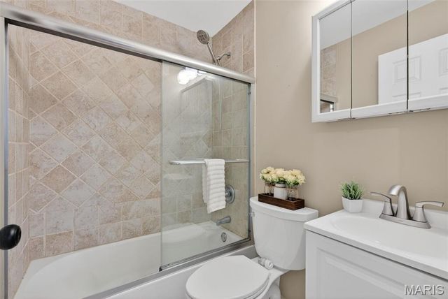 520 Rebecca Drive, St Charles, MO 63301