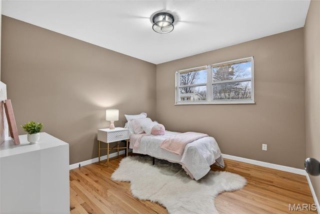 520 Rebecca Drive, St Charles, MO 63301