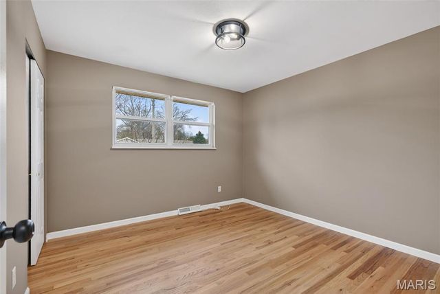 520 Rebecca Drive, St Charles, MO 63301