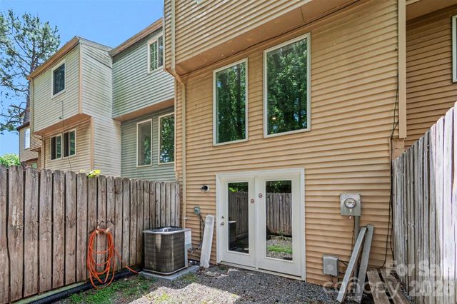 7609 Holly Grove Court, Charlotte, NC 28227