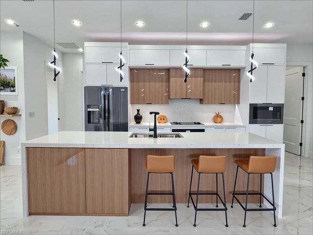 1321 19th TER, Cape Coral, FL 33909