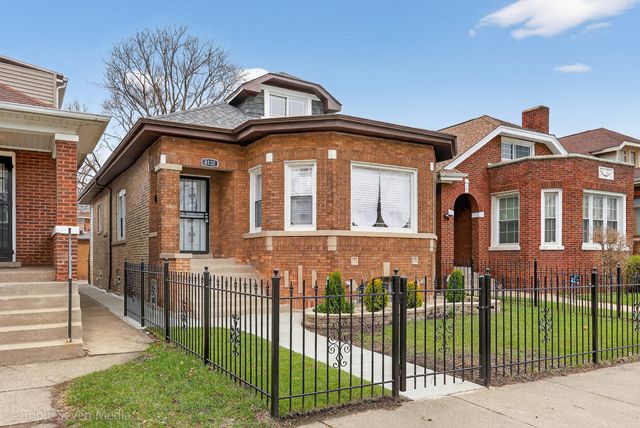 8132 S Paxton Avenue, Chicago, IL 60617