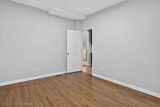 8132 S Paxton Avenue, Chicago, IL 60617