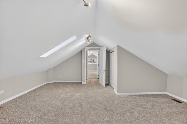 8132 S Paxton Avenue, Chicago, IL 60617