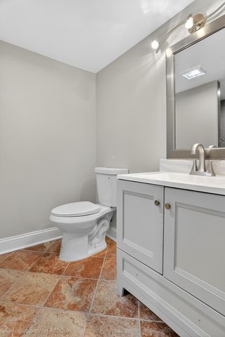 8132 S Paxton Avenue, Chicago, IL 60617