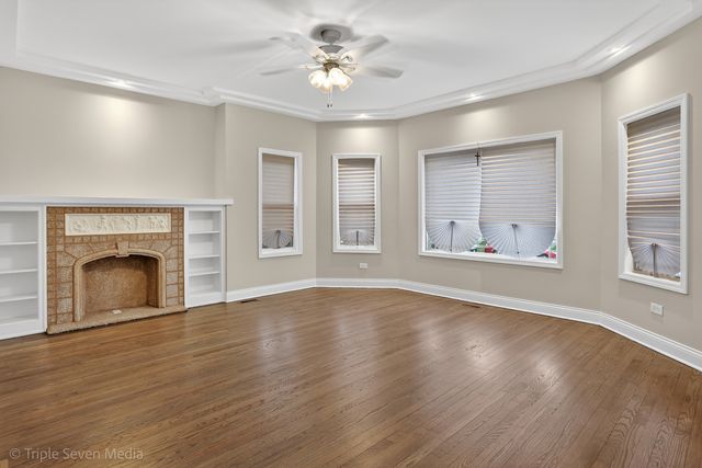 8132 S Paxton Avenue, Chicago, IL 60617