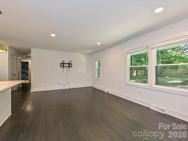 5623 Ruth Drive, Charlotte, NC 28215