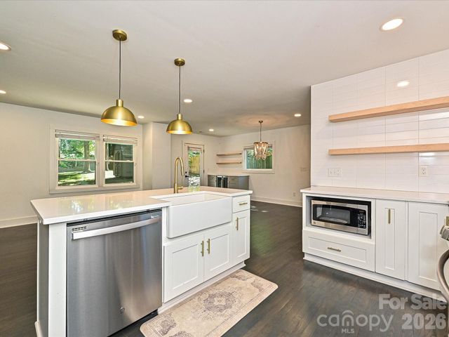 5623 Ruth Drive, Charlotte, NC 28215