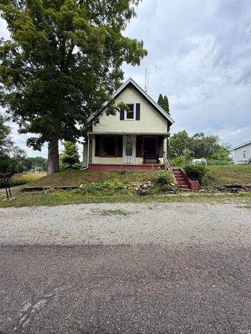 204 S Graceland Avenue, Claypool, IN 46510