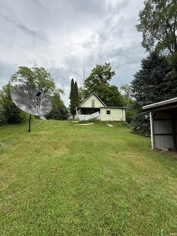 204 S Graceland Avenue, Claypool, IN 46510