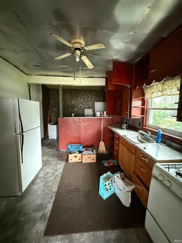 204 S Graceland Avenue, Claypool, IN 46510