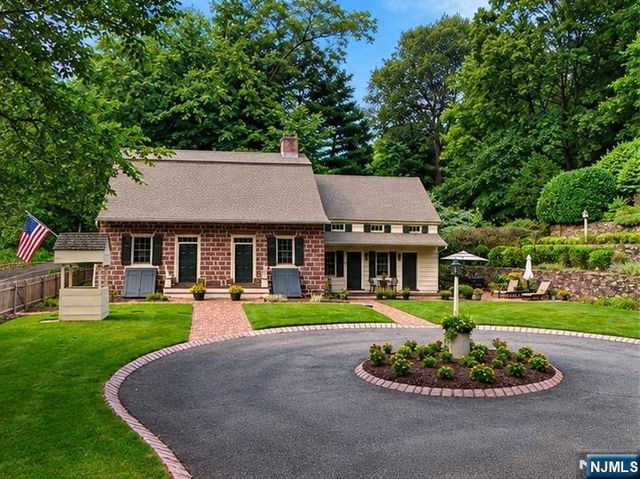 605 E Saddle River Road, Ho-ho-kus, NJ 07423